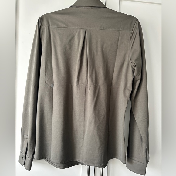 BNWT Kit and Ace “On the Move Blouse” - Picture 3 of 4